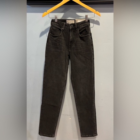 Everlane NWT Women's Black Curvy Cheeky Jean Size 23 - Picture 1 of 10